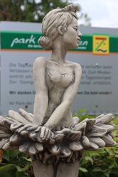 Frauenstatue