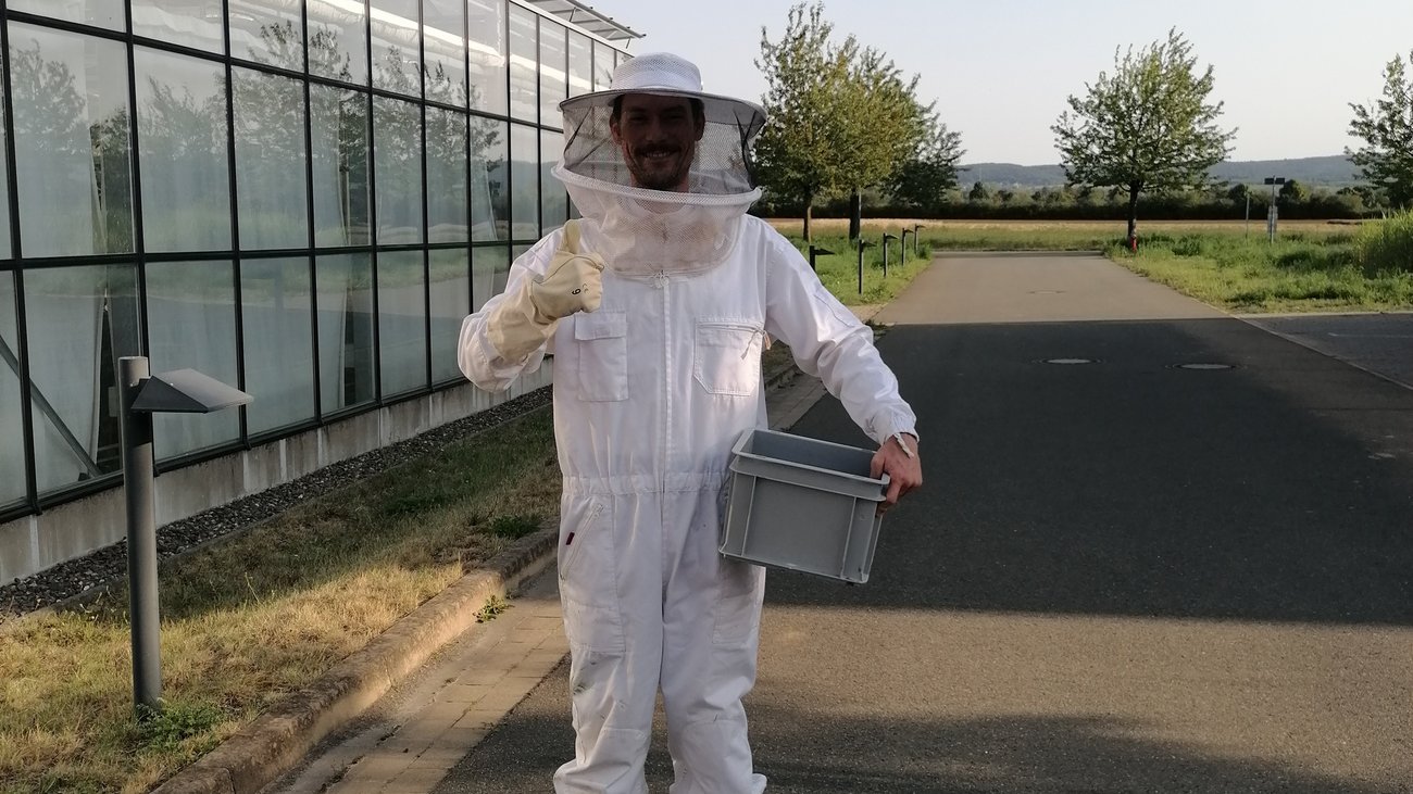 Person in Schutzkleidung