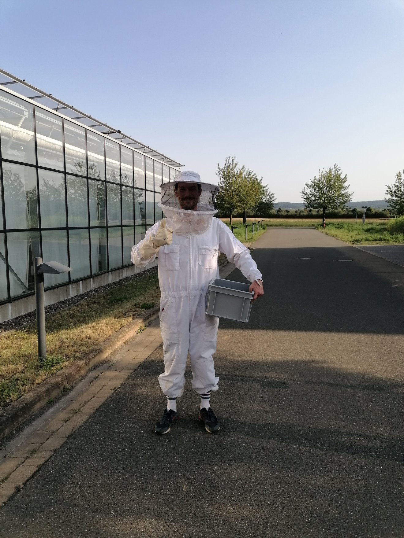 Person in Schutzkleidung